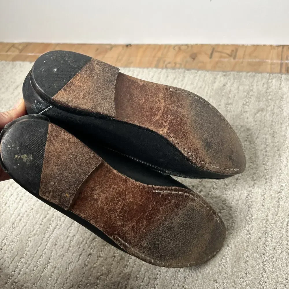 Liz Claiborne Vintage Leather Flats Womens Size 7.5N Preppy Slip On Embroidered
